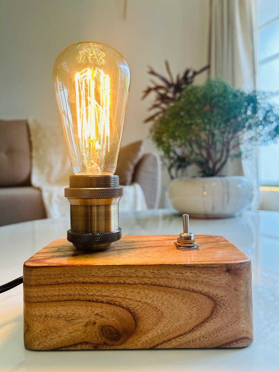 AHUJA INTERNATIONAL Handcrafted Natural Wood Table Lamp with Antique Brass Holder, 5ft Wire,Natural Wood (Bulb Included)